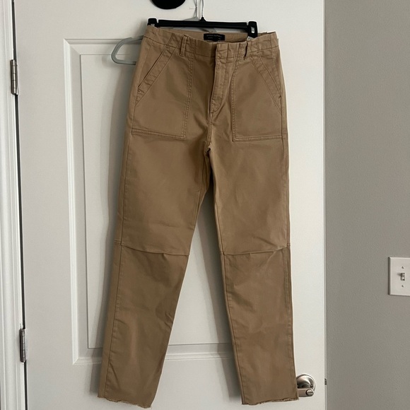 Banana Republic Women’s straight leg Khaki Chinos - Picture 1 of 8